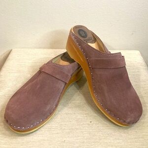 TROENTORP Sz 36 Rembrandt Wooden  Sole Suede Clogs In Dusty Rose
